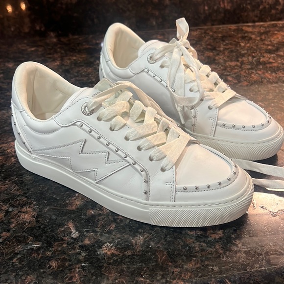 Perfect White Sneaker-Worn Once 100% leather - Picture 1 of 8